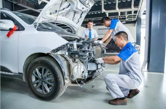 驚天秘聞: 開車去4S店做保養(yǎng)要花多少錢？