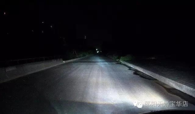 尤其是改過氙氣大燈的車主們，定期檢查電路，檢查火花塞是否積碳老化，這是很有必要的！