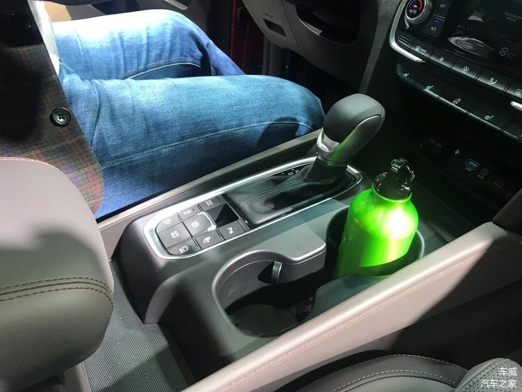 日內(nèi)瓦車展：實(shí)拍現(xiàn)代全新格越，追求實(shí)用性的SUV