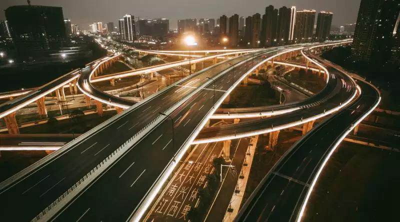 這些上道必知汽車燈語，你知道嗎？