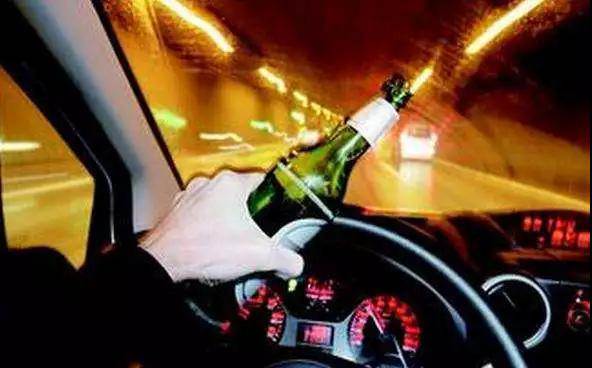 真的假的？最新交規(guī)：酒后躺車內(nèi)休息也算酒駕？