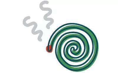 奔馳車(chē)突然起火！車(chē)主：車(chē)?yán)镉形米?，點(diǎn)了盤(pán)蚊香……