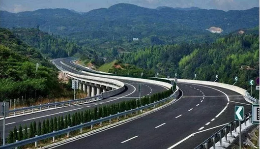 定速巡航可以解放右腳，但你真的會用嗎？