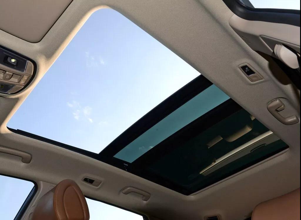 汽車內(nèi)頂棚臟了，如何清理？