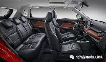 易燃易爆炸！夏天在車?yán)锓胚@些東西絕對是奪命炸彈！