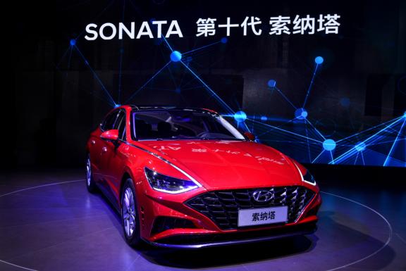 天生出色 | 生于烈焰，當(dāng)紅不讓